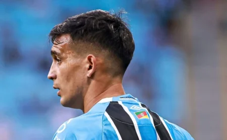 Cristaldo se Sente Injustiçado no Grêmio e Deve Deixar o Clube: Mano Menezes Libera o Meia-Atacante