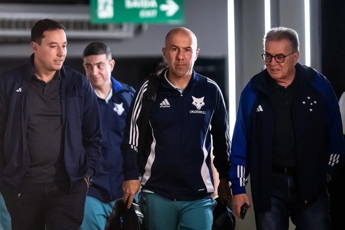 Cruzeiro vai ao mercado para repor ausência de Fagner devido ao seu período de afastamento