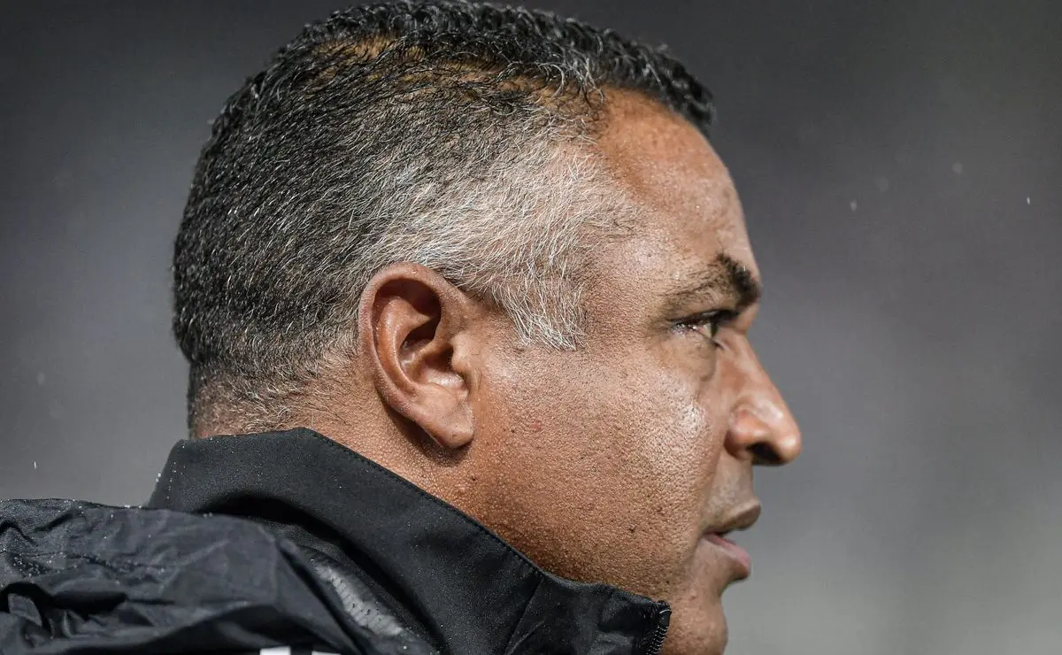 Demissão de Roger Machado no Internacional está prestes a ocorrer e treinador estaria perdendo o acesso ao vestiário