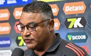 Diego Rosa está fora dos planos de Roger Machado e o Internacional negocia saída do meia