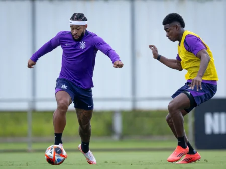 Escalação do Corinthians: volante causa susto em treino, Dorival testa linha antes do Dérbi