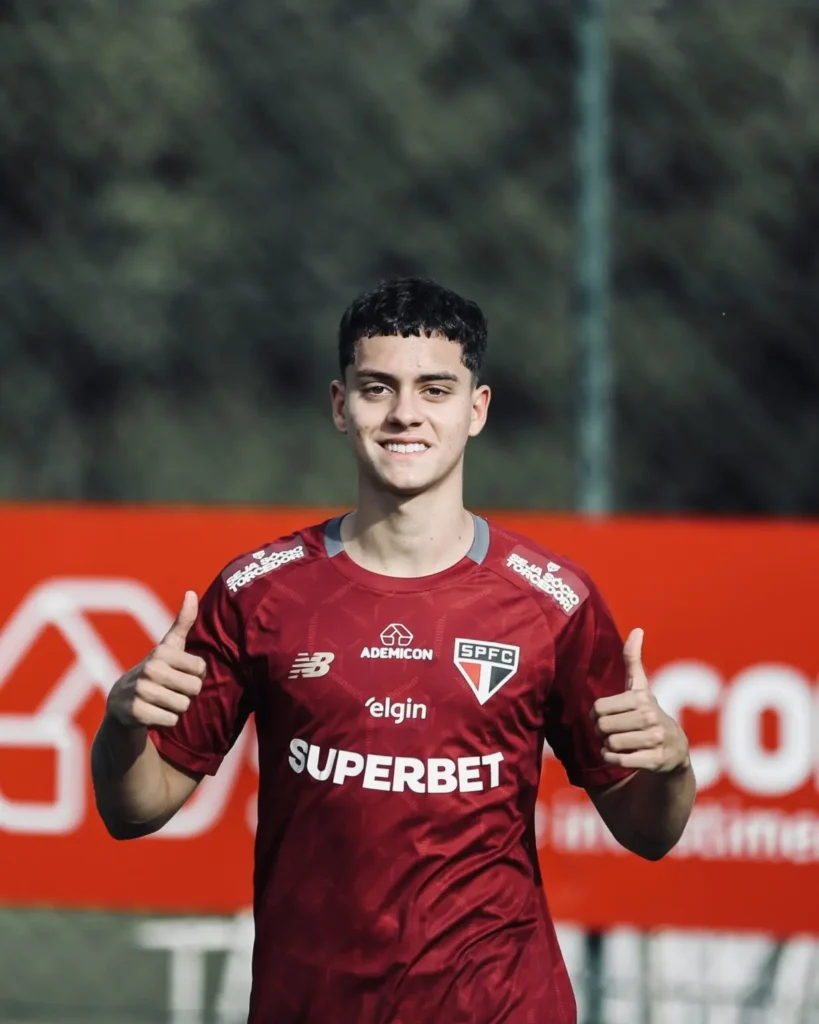 Escalação do São Paulo: Lucca volta a ser titular e reforça o time contra o Internacional