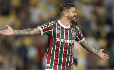 Everaldo comemora gols e resgata autoconfiança em boa fase pelo Fluminense: “Vivo de gols”