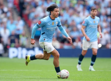 Everton demonstra interesse no jogador Grealish, do Manchester City