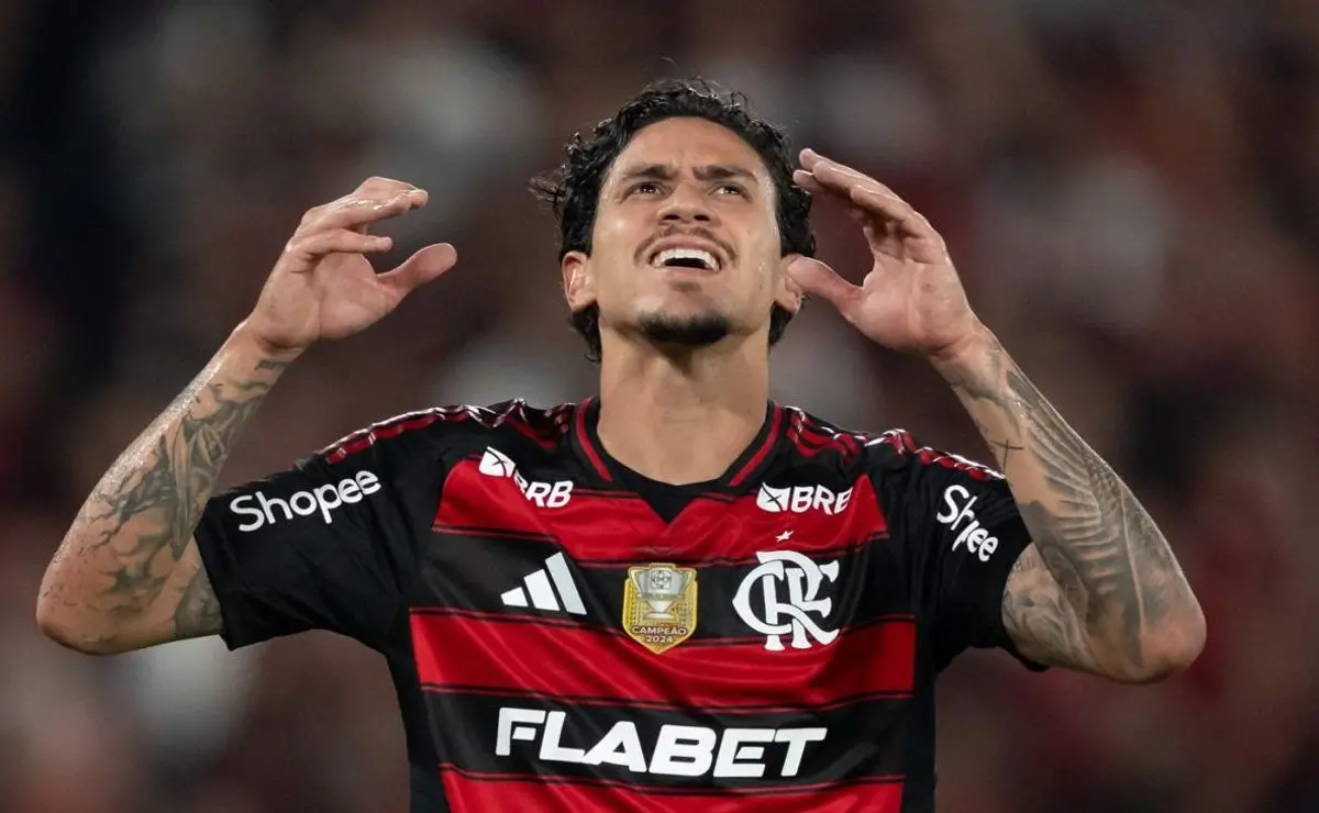 Filipe Luís toma decisão sobre Pedro em Flamengo x Atlético-MG e reação da camisa 9 repercute na web