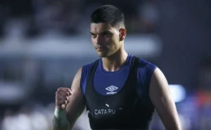 "Gabriel Brazão: Mudança de Clube não Será Facilitada pelo Ex-Treinador Marcelo Teixeira"