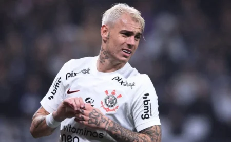 Grêmio enfrenta dificuldades no processo de contratação de Róger Guedes.