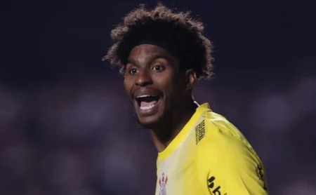 Hugo Souza denuncia Palmeiras: "Tenta de alguma forma ser favorecido"