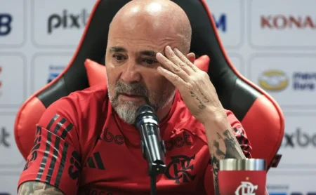 Jorge Sampaoli e Vojvoda são os próximos alvos caso Cléber Xavier seja demitido