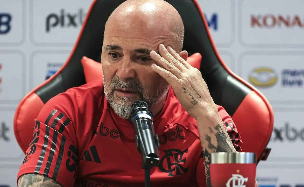 Jorge Sampaoli e Vojvoda são os próximos alvos caso Cléber Xavier seja demitido