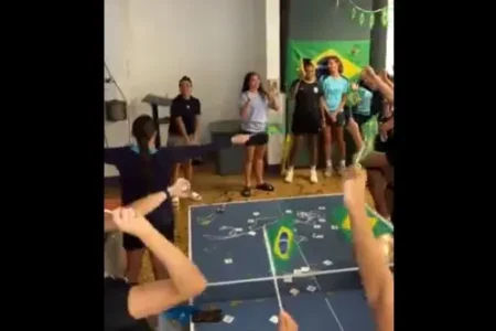 Marta e Angelina são recebidas com festa no Orlando Pride pelo título da Copa América Feminina