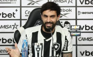 Mastriani Volta a Mirar com o Botafogo Após Ausência