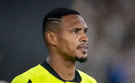 "Negociação de Transferência de Jogador Avança para a Europa"