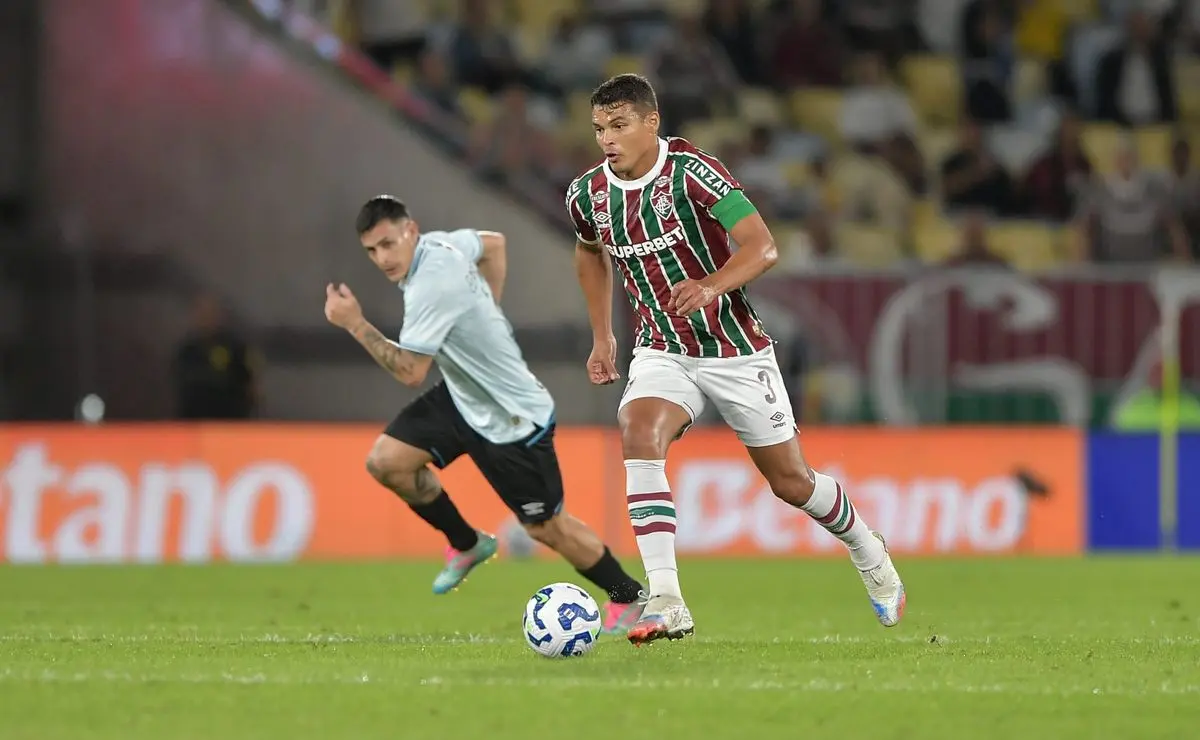 Notas de Fluminense x Grêmio: Thiago Silva comanda a defesa em vitória e gremistas somem em campo