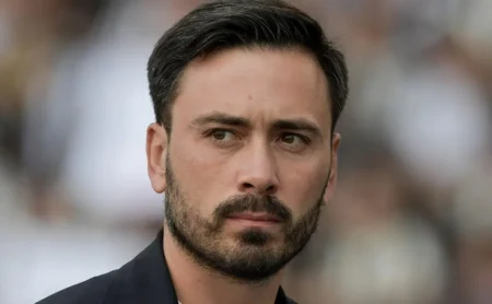 Noticiário sobre Textor e Eagle afeta elenco do Botafogo e Davide Ancelotti trabalha para blindá-lo