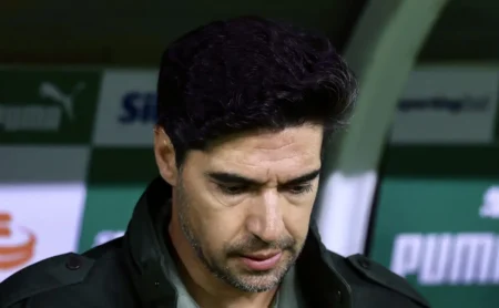 Palmeiras Empata com o Vitória, Pênalti Gera Polêmica e Abel Ferreira é Condenado