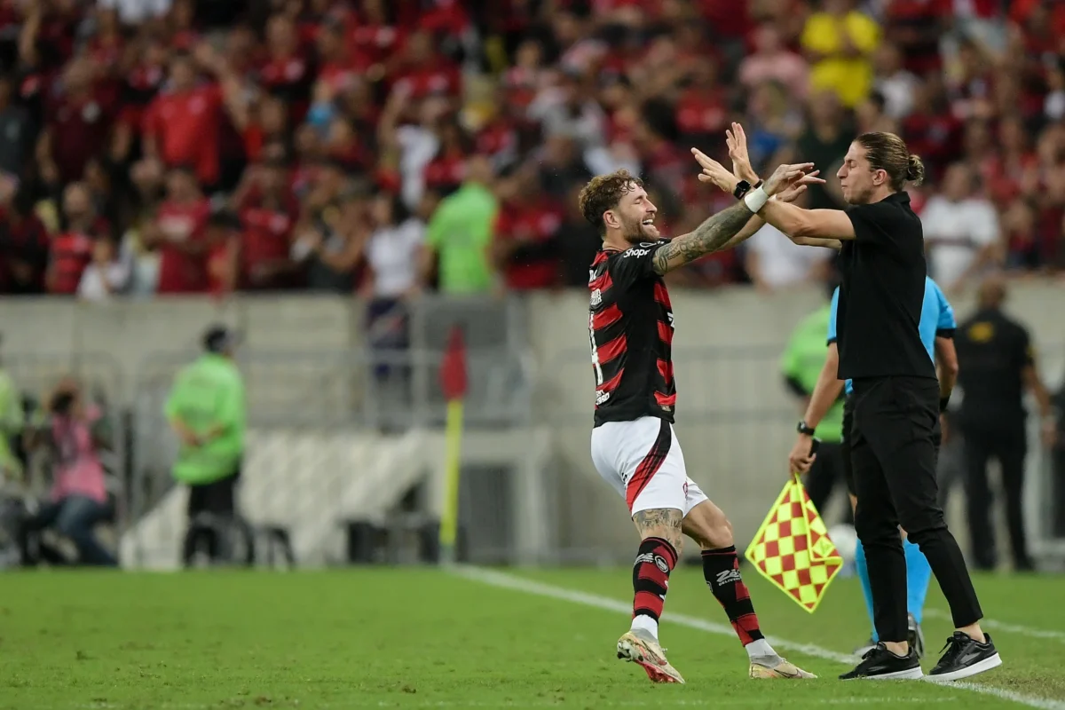 Parte do elenco do Flamengo que não cansa: Léo Ortiz e Léo Pereira jogam juntos 64,4% dos jogos do Flamengo no ano
