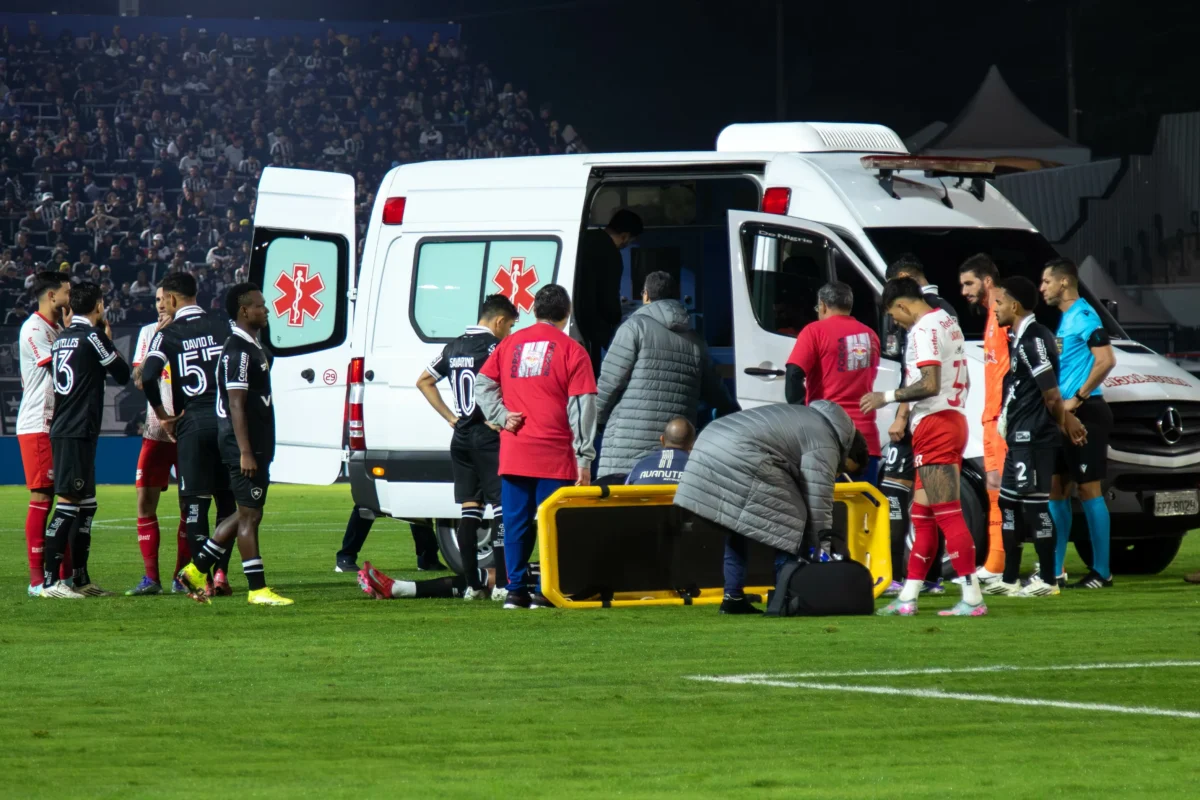 ### Quanto tempo Marlon Freitas desfalcará o Botafogo devido ao protocolo de concussão?