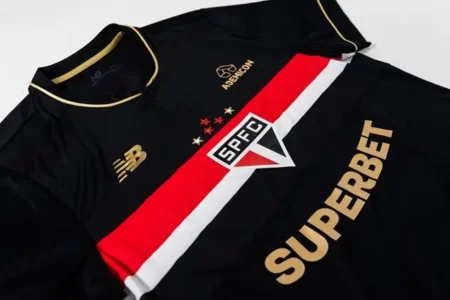 São Paulo lança terceira camisa inspirada no uniforme de Ceni no tri de 2002