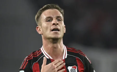 "São Paulo tenta aproximar Bustos do River Plate"