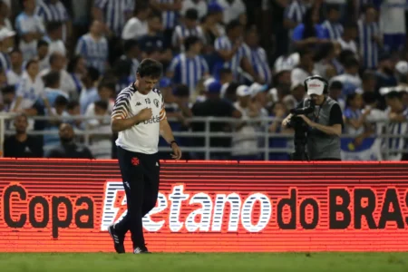 Três derrotas em 22 jogos: Vasco amarga momento ruim e pode voltar à zona do rebaixamento