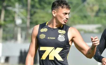 "V-Varen Nagasaki planeja nova proposta de negócios com exigência de compra de Diego Pituca pelo Santos"