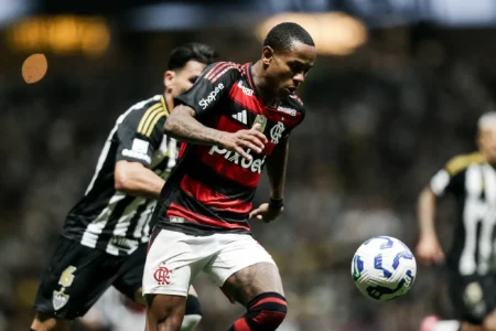 Wallace Yan pede desculpas à torcida flamenguista após pênalti perdido na eliminação da Copa do Brasil