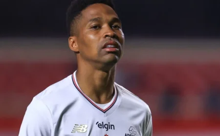 Wendell sofre lesão em São Paulo X Athletico-PR e tempo de recuperação vira um problema para a sequência da temporada