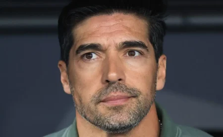 Abel Ferreira ironiza: “Quantos jogadores apostam?”