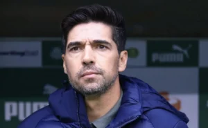Abel Ferreira elogia a atuação do Palmeiras, destaca o elenco e fala sobre seu futuro no clube