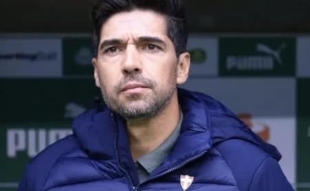 Abel Ferreira usa exemplo de Leonardo Jardim no Cruzeiro para explicar desafios em construir dupla de ataque