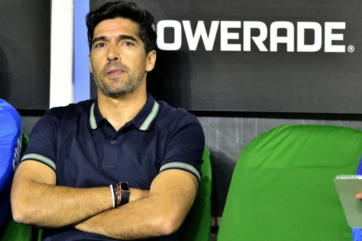 Abel vê jogo esforçado do Palmeiras, elogia Mourinho e valoriza: "13ª vez nas quartas de final"