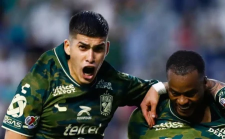 Adonis Frías se despede do León e Santos paga R$ 21 milhões por sua contratação