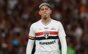 "Alan Franco permanece no São Paulo até 2028 após acordo financeiro"