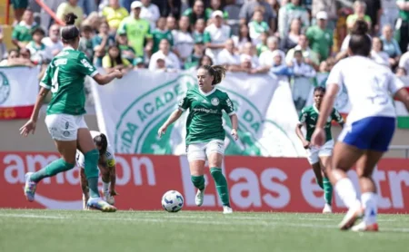 Andressinha se Consolida como Especialista em Bolas Paradas no Palmeiras
