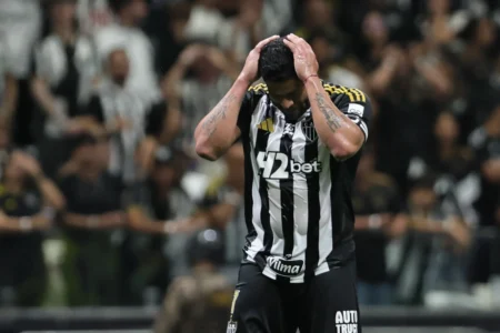 Análise: Atlético-MG sucumbe após primeiro gol, e Cuca luta por sobrevida na Copa do Brasil