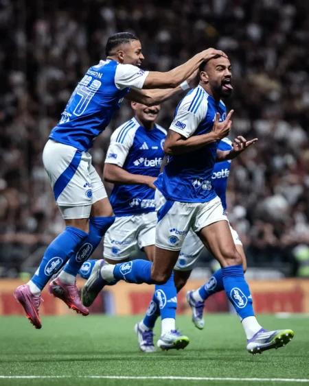 Análise: em jogo de estratégias, Cruzeiro conquista vitória com chute de ousadia e estrela de convocados.