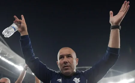Arnaldo Ribeiro considera Leonardo Jardim, do Cruzeiro, o melhor técnico do Brasileirão Betano atualmente.