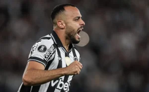 Arthur Cabral se firma como jogador com mais participações em gols do Botafogo de Davide De Anciotti