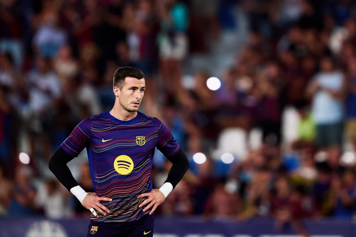 Barcelona Renova Contrato e Empresta Goleiro Iñaki Peña ao Elche