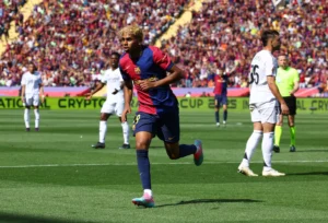 "Barcelona fatura quase R$ 590 milhões com venda de camisas e produtos oficiais esportivos na temporada"