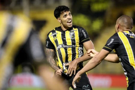 Botafogo avança na contratação do zagueiro Gabriel Bahia