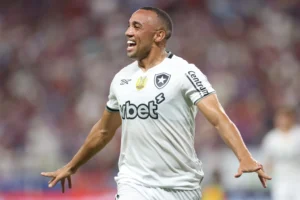 "Botafogo: Melhoras em Campo e Quadra"