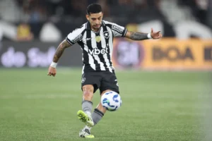 "Botafogo: Santi Rodríguez faz primeira grande exibição após início oscilante"