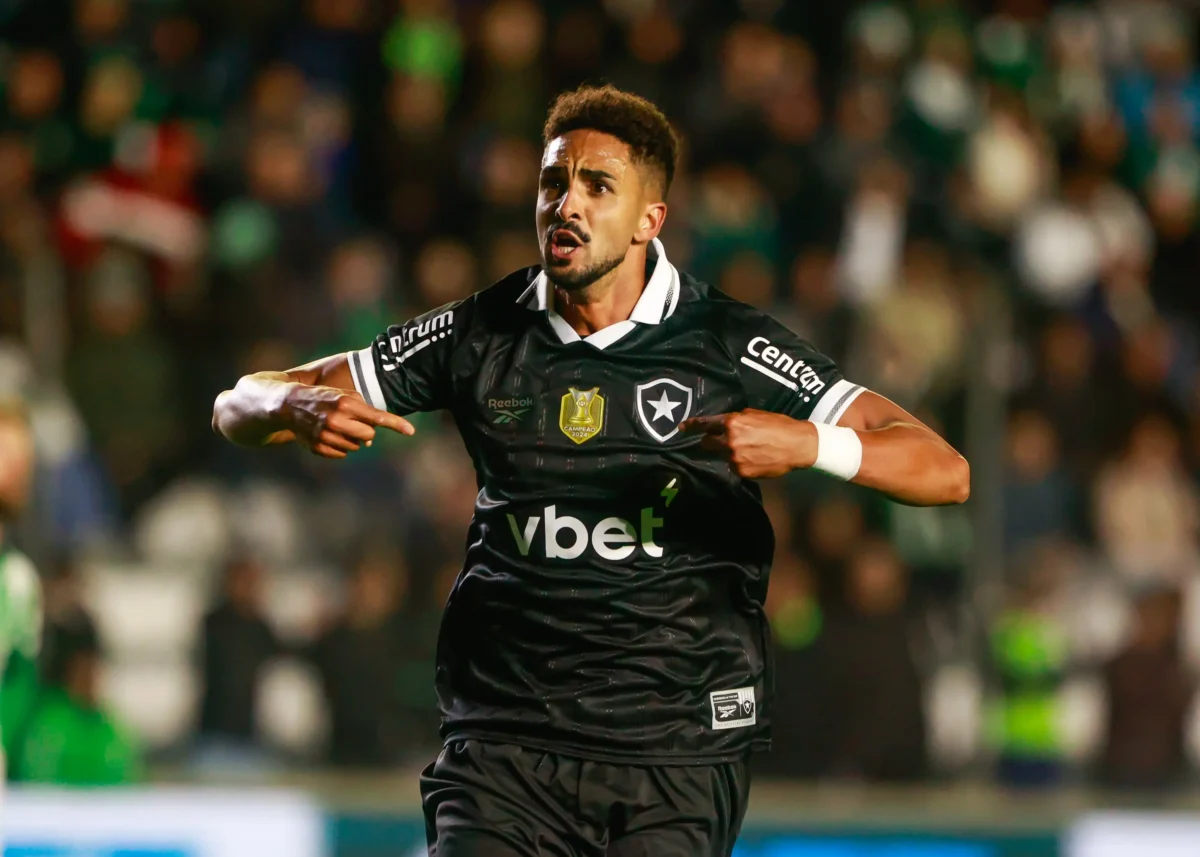 Chris Ramos é elogiado por Davide, que pretende ter o seu nome como "carta na manga" no Botafogo