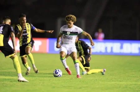 Clube de Portugal faz proposta e Vasco aceita vender Figueiredo, aguardando confirmação de América-MG