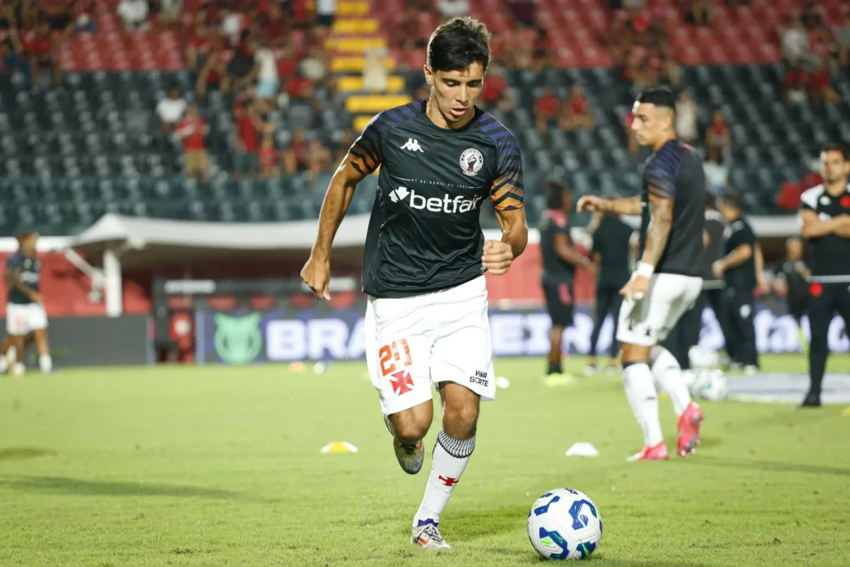 Com Cuesta e Gómez, Vasco pode chegar a dez estrangeiros e projeta mudanças no elenco