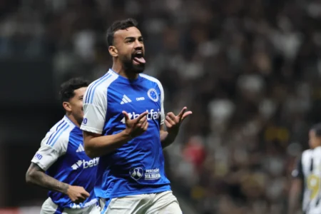 Contrato de Fabrício Bruno com o Cruzeiro renovado até 2030