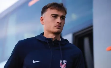 Corinthians acerta com Agustín Anello e conta com outro reforço à espera do fim do bloqueio de transferências