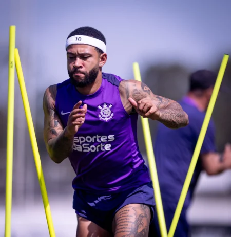 "Corinthians começa a se preparar para a próxima Copa do Brasil; Memphis trabalha na sua forma física"
